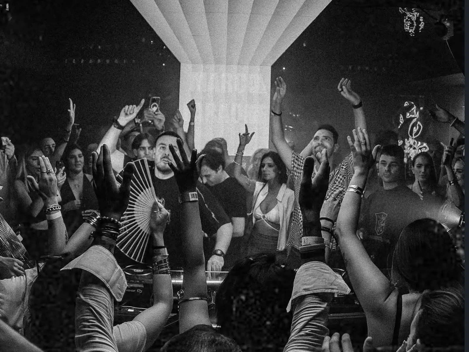 TANTRA - OPEN BAR